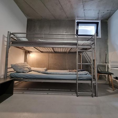Industrialna Piwnica Hostel غدانسك الغرفة الصورة