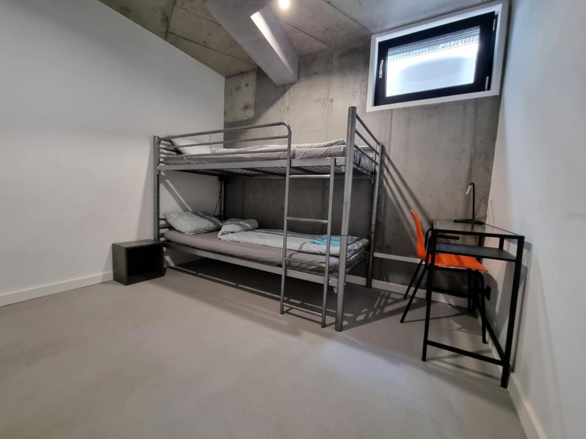 Industrialna Piwnica Hostel غدانسك المظهر الخارجي الصورة