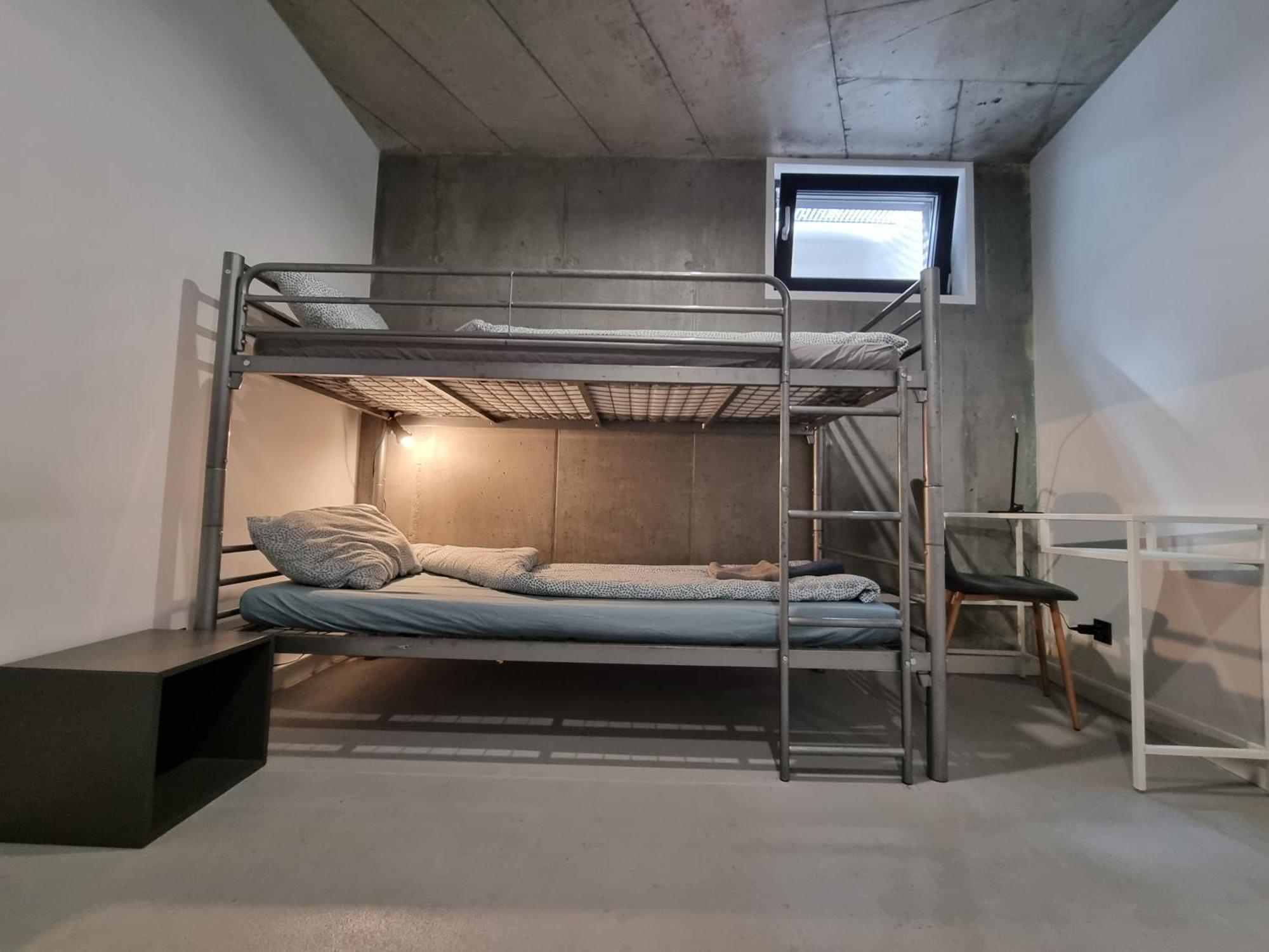 Industrialna Piwnica Hostel غدانسك الغرفة الصورة